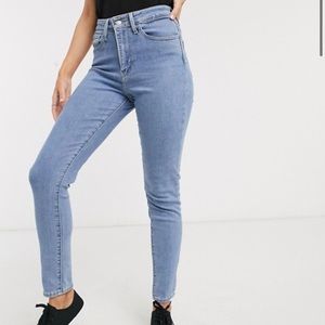 Levi 721 High Rise Skinny in Vintage Blues